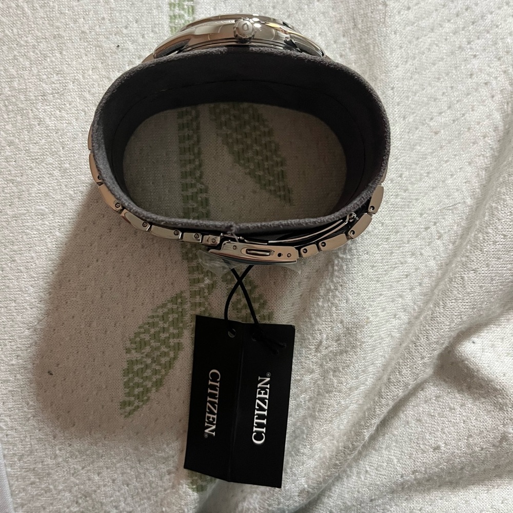 NWT - Women’s Citizen Eco-Drive Watch - Picture 5 of 6